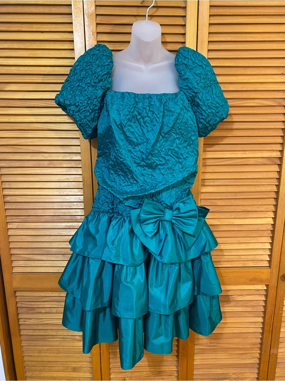🎀Fun, vintage dress • Bow detail | Drop waist | Tiered skirt